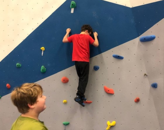 bouldering.33642f1552.png